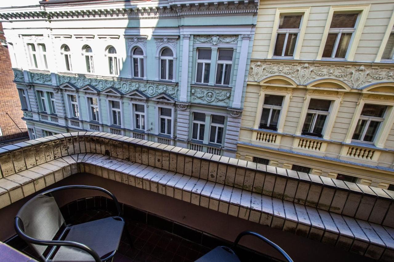 Colorful Day In Prague Design Apartments Luaran gambar